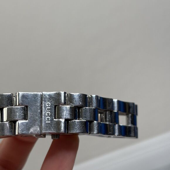 Gucci 2305L Quartz Silver Square Watch - Picture 2 of 9